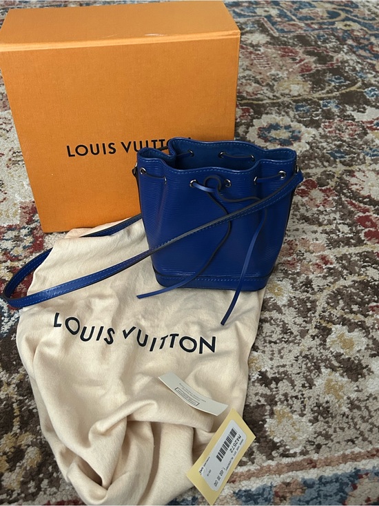 Louis Vuitton Handbags - Authentic Louis vuitton nano Noe blue epi crossbody bag
